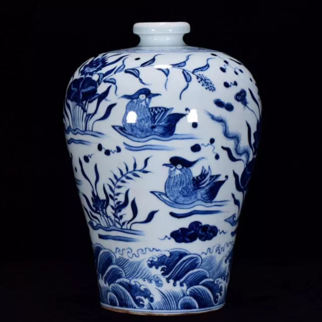 Beautiful Chinese Hand Painting Blue White Porcelain Mandarin Duck Vase