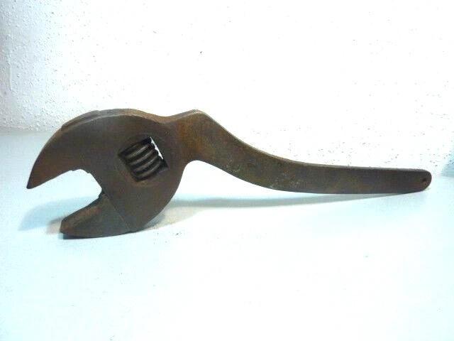 Clés à molette manche metal plastifié 0-32 mm NEO TOOLS - 205 mm
