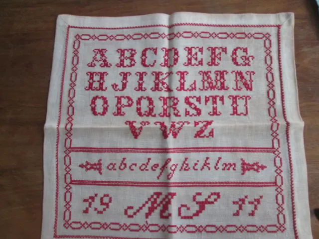 Antikes  Stickmustertuch auf Leinen gesticktes Alphabet 1911