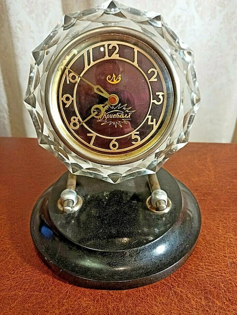 Horloge murale vintage d'époque soviétique en forme de sous-marin