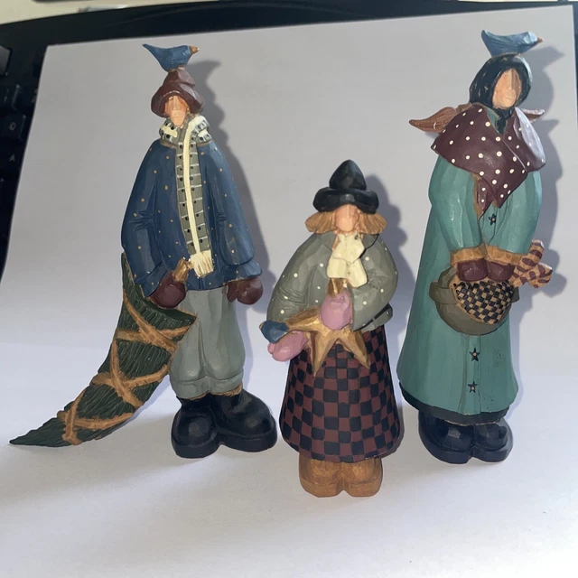 Williraye Studio figurines Ltd Edition Christmas “A Country Church” 3-pieces