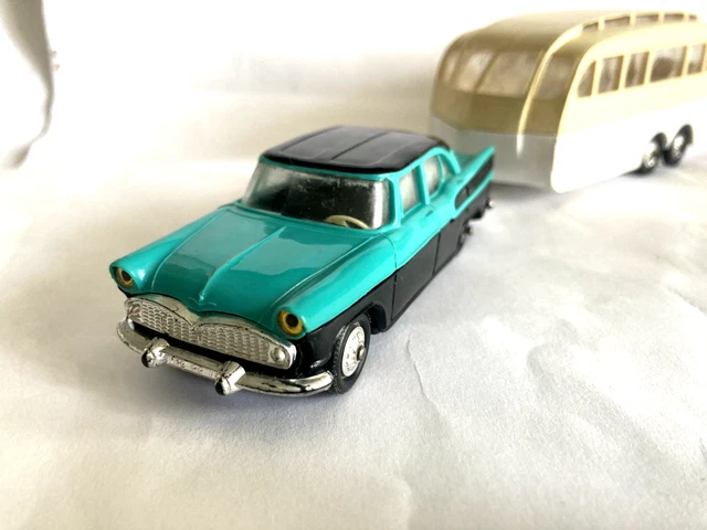 Les Miniatures de Norev Simca Chambord Caravane Henon