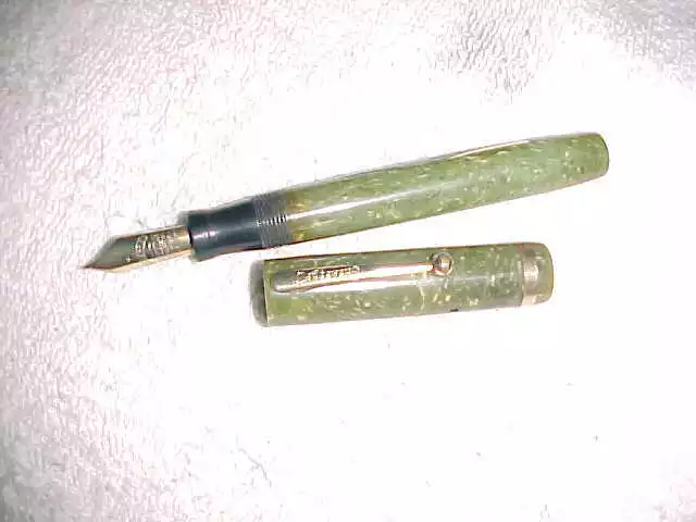 OVERSIZE  SHEAFFER  Lettuce Green  1920s FLAT TOP WHITE DOT  -  LIFETIME