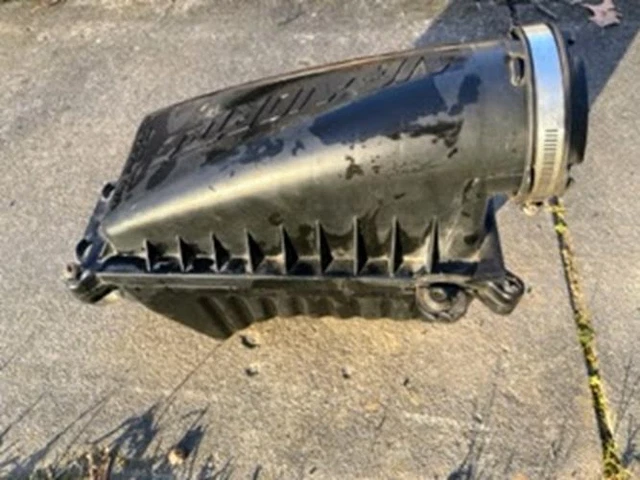1996-05 Chevy S10 Blazer GMC Jimmy 4.3L OEM Vortec Intake Air Cleaner Box/Cover