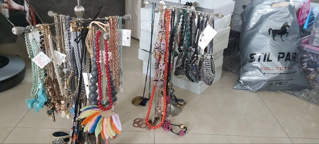 Lot De Bijoux Fantaisie - Colliers, Bracelets, Boucles D'oreilles - Multicolore - Neuf Avec étiquettes