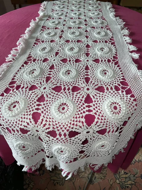 Grand napperon chemin de table ancien fait main au crochet 165 cm x 60