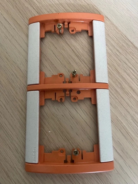 Prise Legrand SAGANE 2 P+T Silex Orange - Occasion, Bon état Fonctionnel