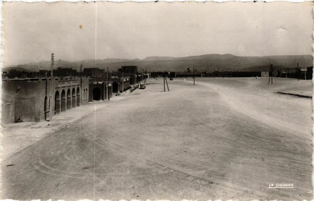 CPA AK MAROC KSAR DE Souk - La Place et la Poste (219257)
