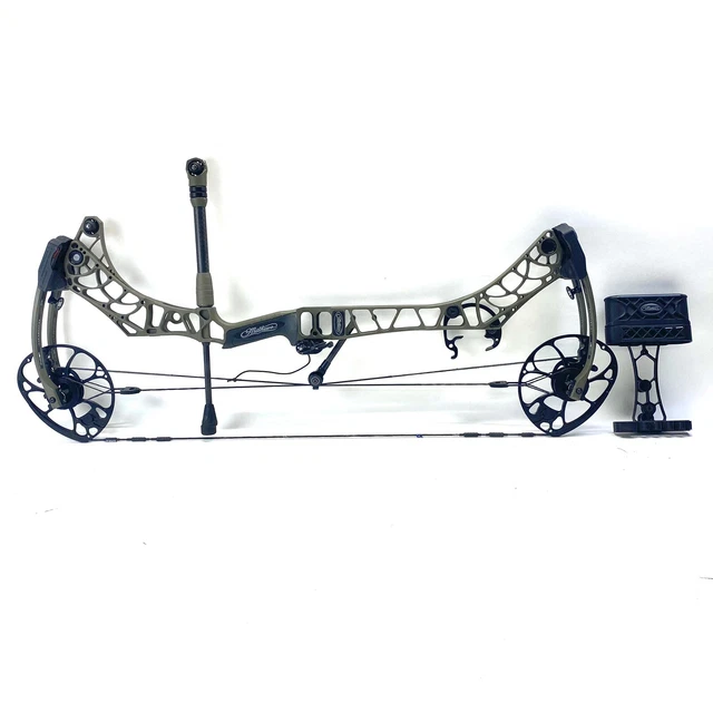 Mathews V3 31 RH 29" / 70lbs. Ambush Green - Stabilizer, Rest & Quiver Included