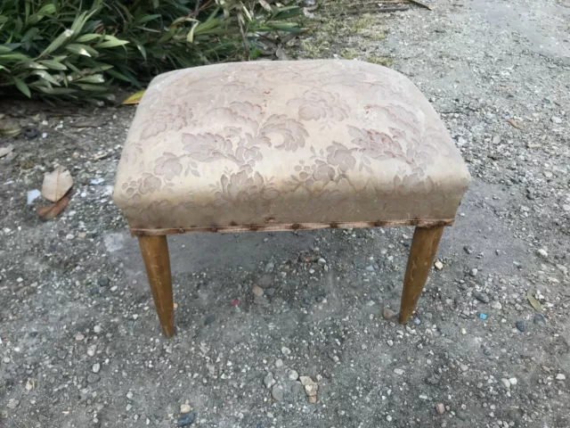 Sgabello O Pouf