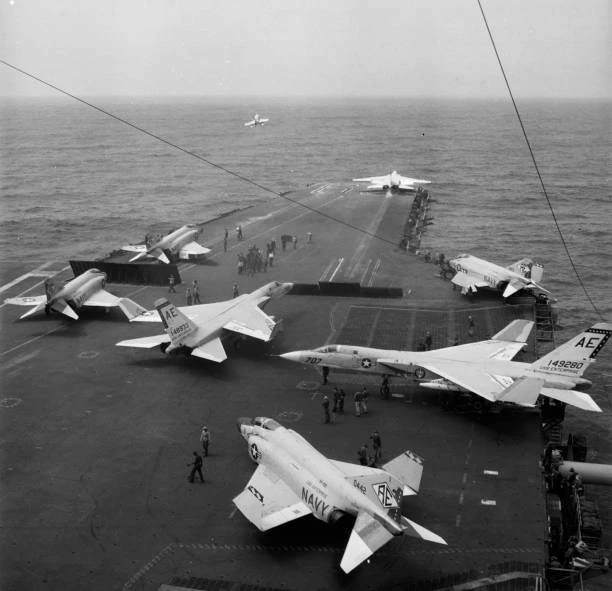 THE AMERICAN AIRCRAFT carrier USS Enterprise 1963 Old Photo EUR 6,55