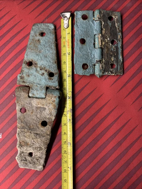 Vintage Authentic Chippy Painted Rusty Barn Shed Door Hinges Salvage 2 Total! 4