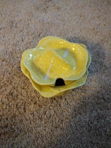 Vintage Secla Pottery Majolica Yellow Cabbage Leaf Covered Sugar Bowl Portugal