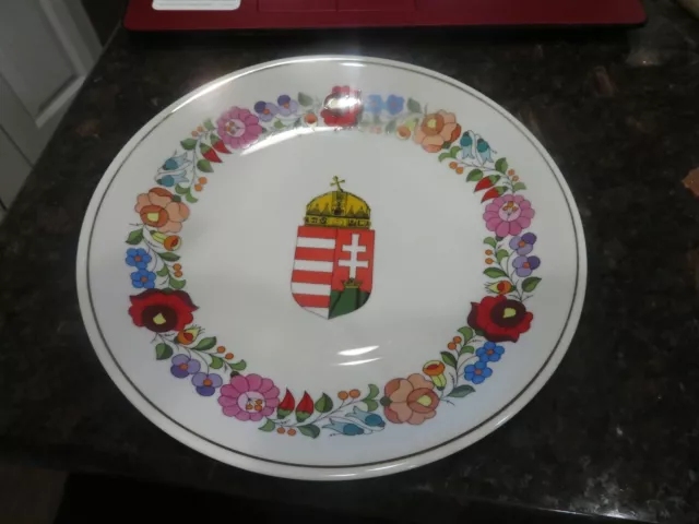 KALOCSA Hungary COAT OF ARMS + FLORAL Porcelain Hand Painted PLATE 9.5"