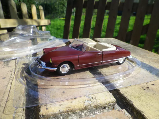 NOREV CITROËN DS 19 CABRIOLET 1963 neuf en boite blister ouvert pour la photo.