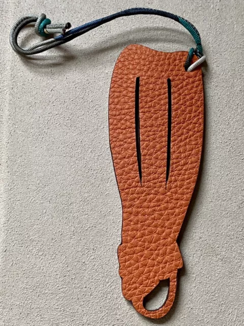 HERMES PETIT h SWIM FIN/SCUBA FLIPPER BAG CHARM OR KEY HOLDER LEATHER MSRP $345