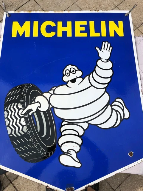 AUTOCOLLANT - MICHELIN : BIBENDUM / CARRE 10,5 cm x 10,5 cm / STICKERS