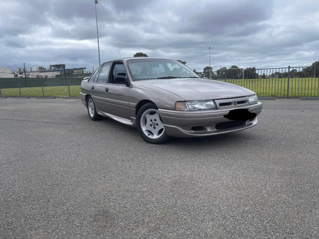 1989 HOLDEN HSV VN SV100 CALAIS V8 BOOKS 5 LITRE CLUBSPORT SV5000 MALOO SS vp vg