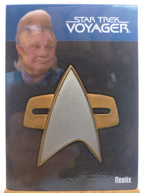 The Quotable Star Trek Voyager relic card 6 of 9 Neelix combadge 224/225