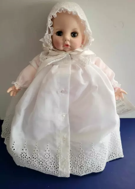 VTG Madame Alexander 1966 VICTORIA 18" Original Crier Baby Doll White Dress NIB