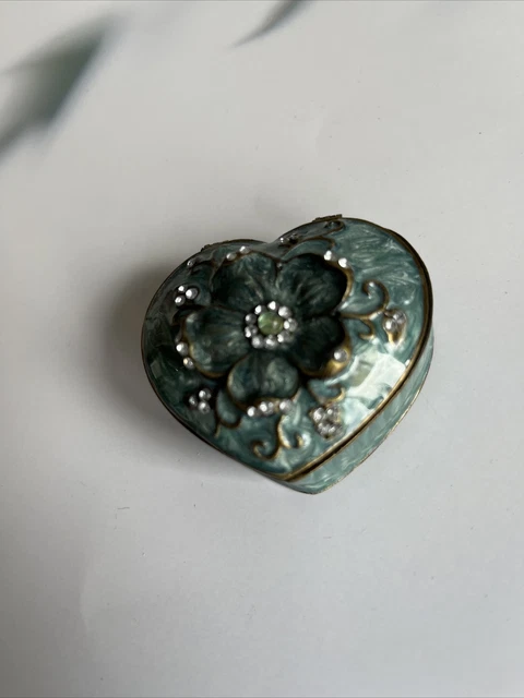 Art Nouveau. Boite pilulier argent, Europe XXe siècle