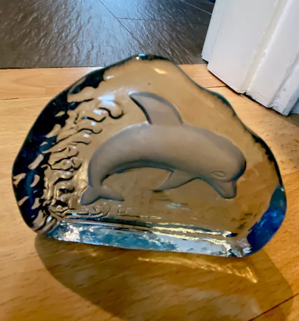 Crystal Ice Blue Glass Paperweight Reverse Engraved Art Leaping Dolphin Ornament