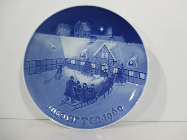 Bing Grondahl Jule After Plate Arrival of the Christmas Guests B&G Vintage 1969