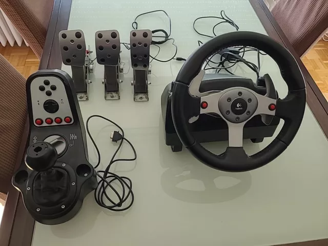 Logitech G25 Racing Wheel,Pedale und Schaltung