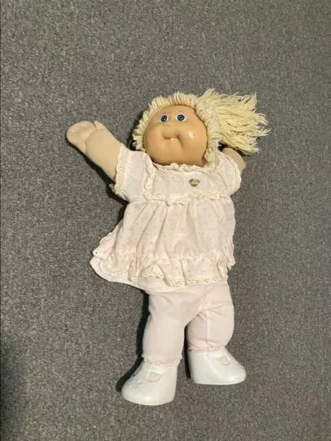 Blonde Long Hair/ Blue Eyes / Two Dimples / cabbage patch kids vintage 80's