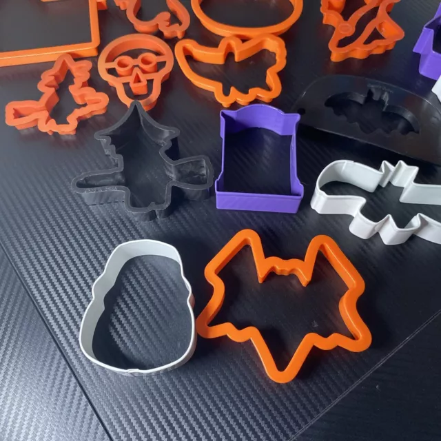 Halloween Plastic Cookie Cutters Lot 15 Total Some Metal 2