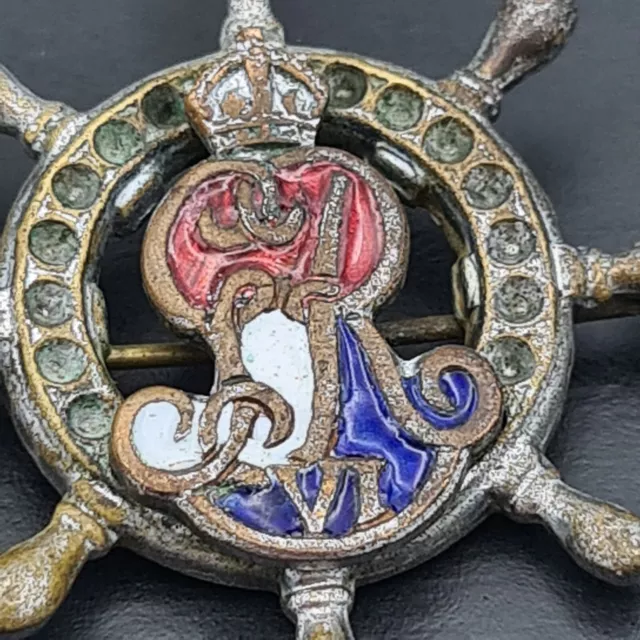 King George VI royal cypher on boat helm badge enamel & metal, helm wheel design 3