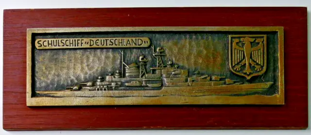 Messingrelief auf Holz Schulschiff Deutschland To-6149