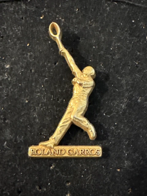 Pin's Folies - Roland Garros Arthus Bertrand Peugeot - Occasion