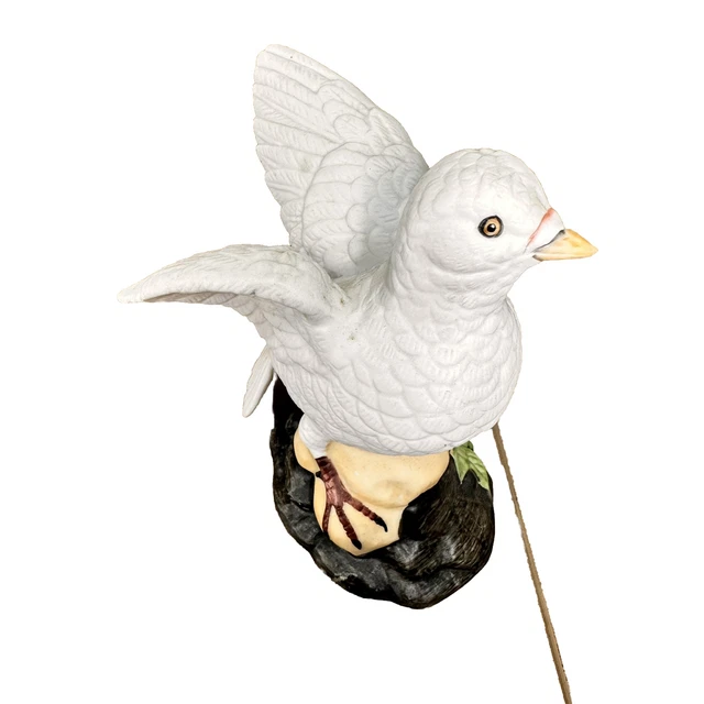 Vintage Porcelain White Dove Pigeon Bird Figurine Taiwan Size 4.5"