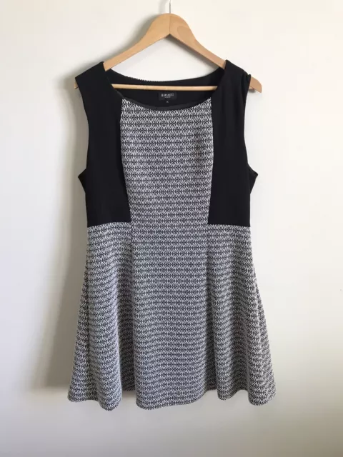 JEANSWEST Women’s Sleeveless Skater Dress Size L Knit Fabric Fit & Flare