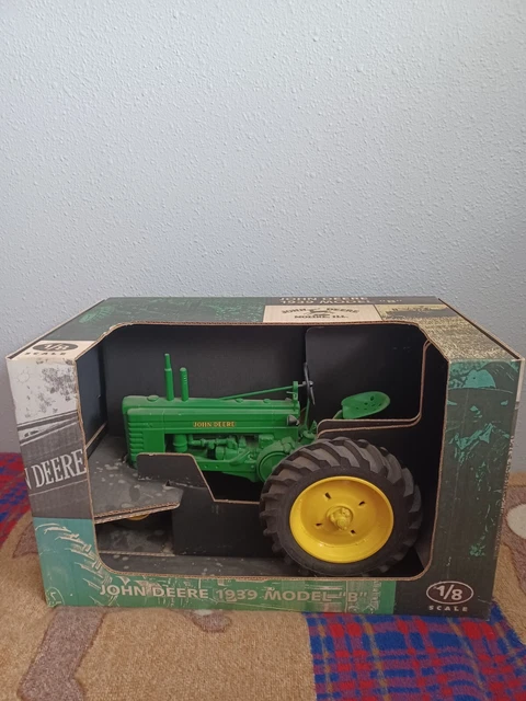 1939 John Deere Model B Narrow Front Tractor By Scale Models /Ertl 1/8 Scale NEW