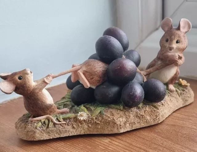 Merrie Mice Border Fine Arts Enesco Fruit Fun - "Grape Escape" A16311