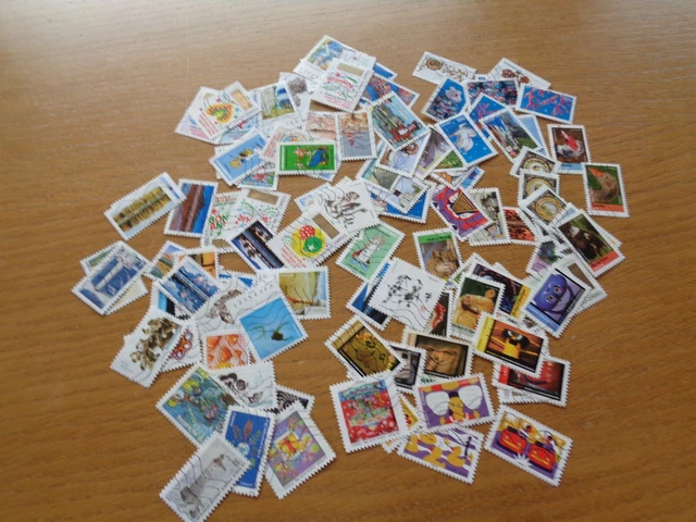 France: Lot De 120 Timbres Adhesifs Differents