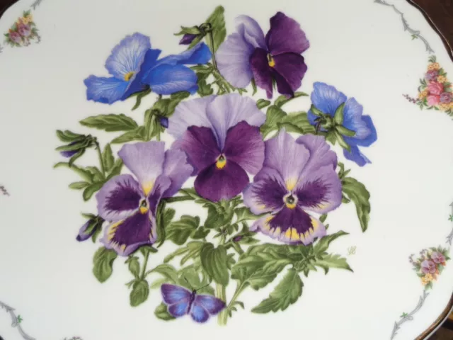 Royal Albert Collectors Plate PANSIES - THE QUEEN MOTHERS FAVOURITE FLOWERS