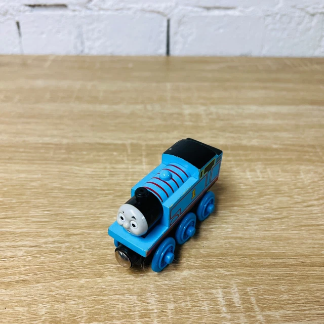 SURPRISED FACE THOMAS - Thomas the Tank Engine & Friends Wooden Railway ...