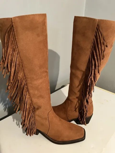 Women’s  Suede Fringe Western Style Knee High Boots Stretch Calves Size 8.5 NWOT