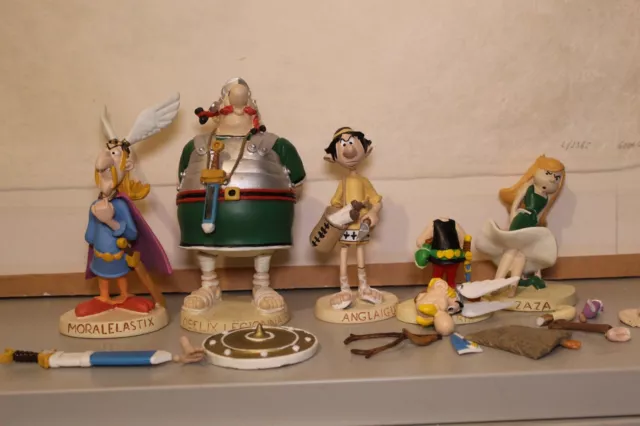 Lot de 16 figurines Plastoy cassés d'Astérix et Obélix 3