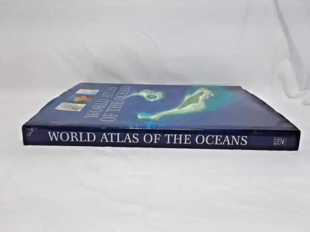 World Atlas of the Oceans: More than 300 Maps and Charts of the Ocean Floor 3