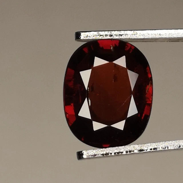 Grenat spessartite naturel du Mozambique - Coussin 2.10 Carats