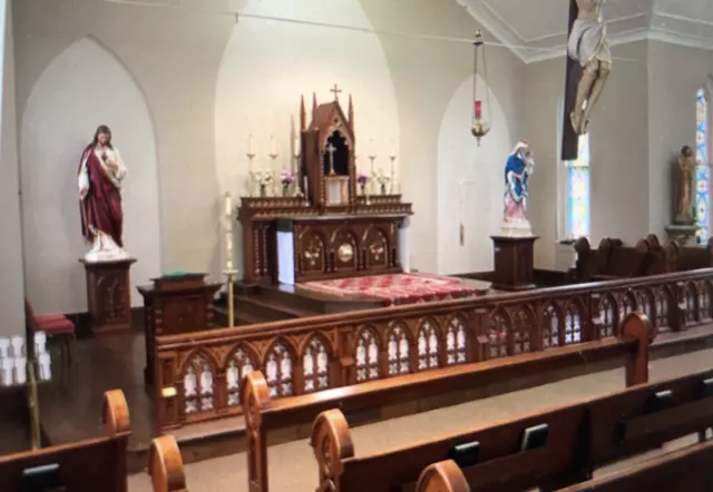 New Gothic Catholic Church Oak Altar Railing, 4 church, altar tabernacle