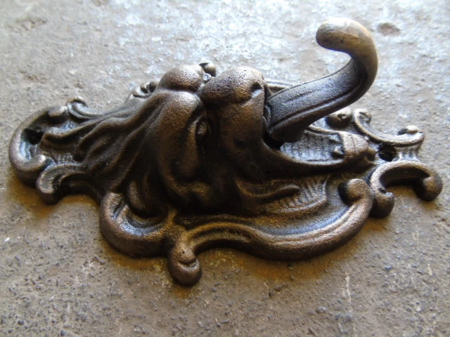 HEURTOIR lion EN FONTE patinée bronze,sonnette , frappe porte  nouveau !!! 3