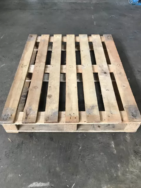 Dry Wooden Pallets - 120cm x 100cm Heavy Duty - Standard Size - Collection Only