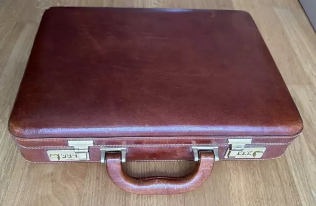 Attaché Case Amiet - marron - 29 x 39 cm - Bon etat