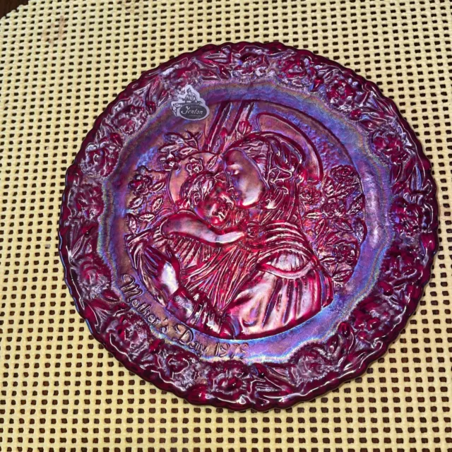FENTON  1979 Mother's Day Plate signed by Don Fenton /5000 limited edition Mint