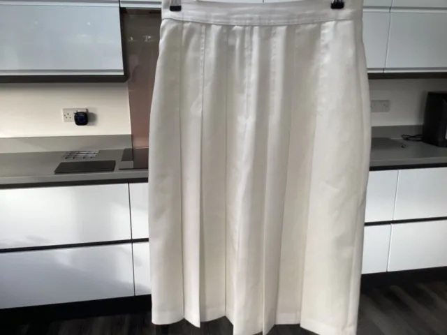 St Michael vintage ladies skirt, size 16, white pleated, Marks & Spencer
